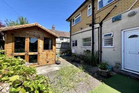 2 bedroom property to rent, Peartree Lane, Bexhill-On-Sea TN39