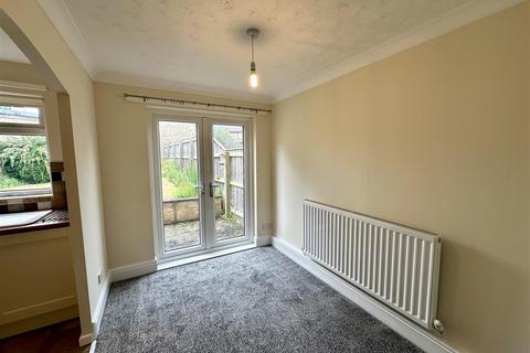 3 bedroom semi-detached house to rent, Lincoln Court, Darlington