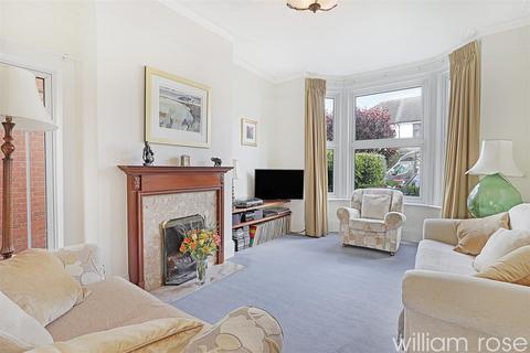 5 bedroom semi-detached house for sale, Buckingham Road, London E18