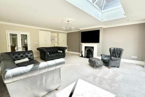 7 bedroom semi-detached house to rent, New Forest Lane, Chigwell IG7