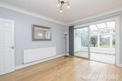 2 bedroom maisonette for sale, Chingford Avenue, London E4