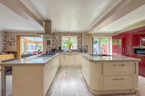 5 bedroom detached house for sale, Wadebridge Drive, Horeston Grange