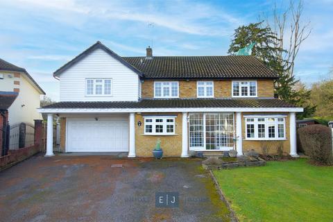 4 bedroom detached house for sale, Ripley View, Loughton IG10