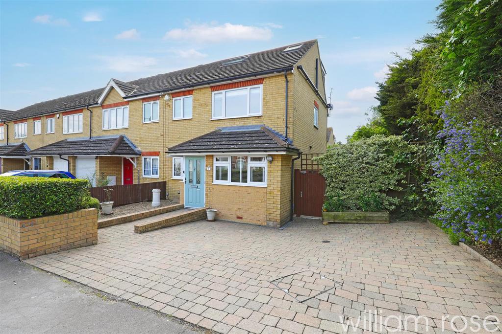 Avenue Road, Woodford Green IG8 4 bed semidetached house for sale £