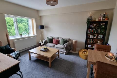 2 bedroom flat to rent, High Street South, Langley Moor,