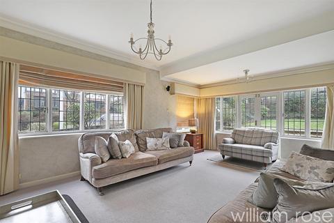 4 bedroom detached house for sale, The Glade, Woodford Green IG8