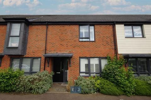 3 bedroom terraced house for sale, Park View, Chigwell IG7