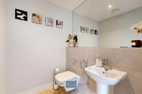 25 Park View, Chigwell, IG7 5EF