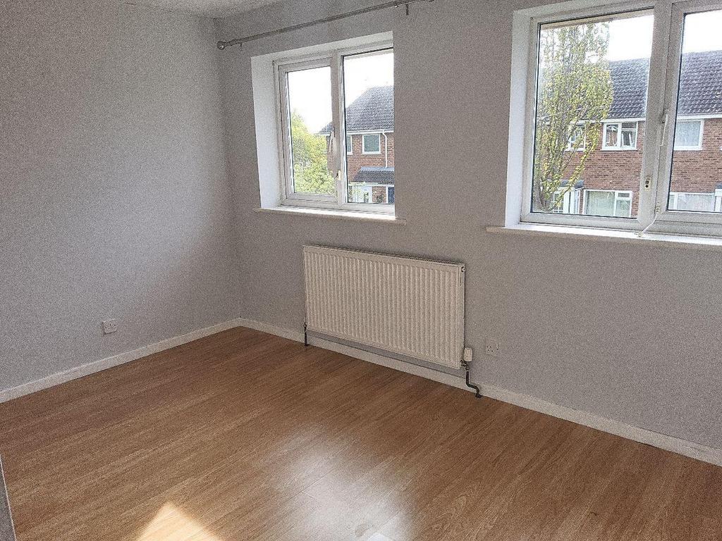 Glenwoods, Newport Pagnell, Newport... 2 bed terraced house £1,200