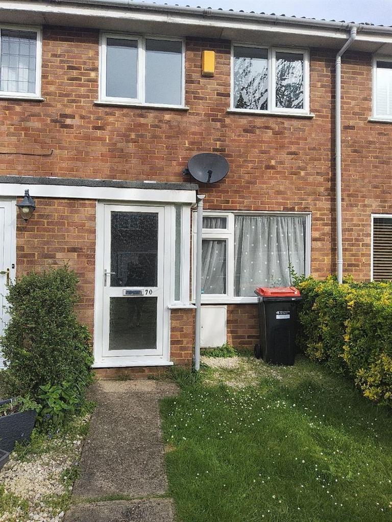 Glenwoods, Newport Pagnell, Newport... 2 bed terraced house £1,200