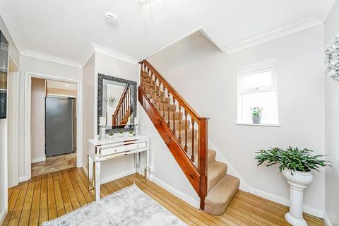 10 Simmons Lane, London, E4 6JH