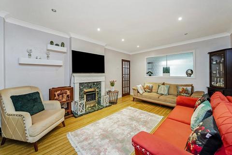 10 Simmons Lane, London, E4 6JH