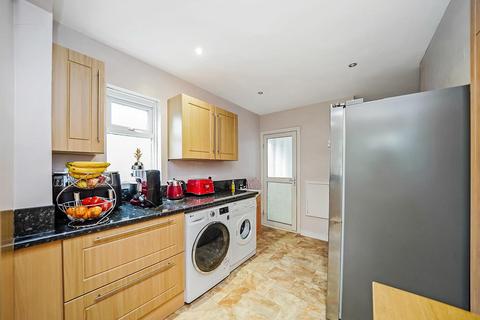 10 Simmons Lane, London, E4 6JH