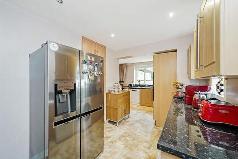 10 Simmons Lane, London, E4 6JH