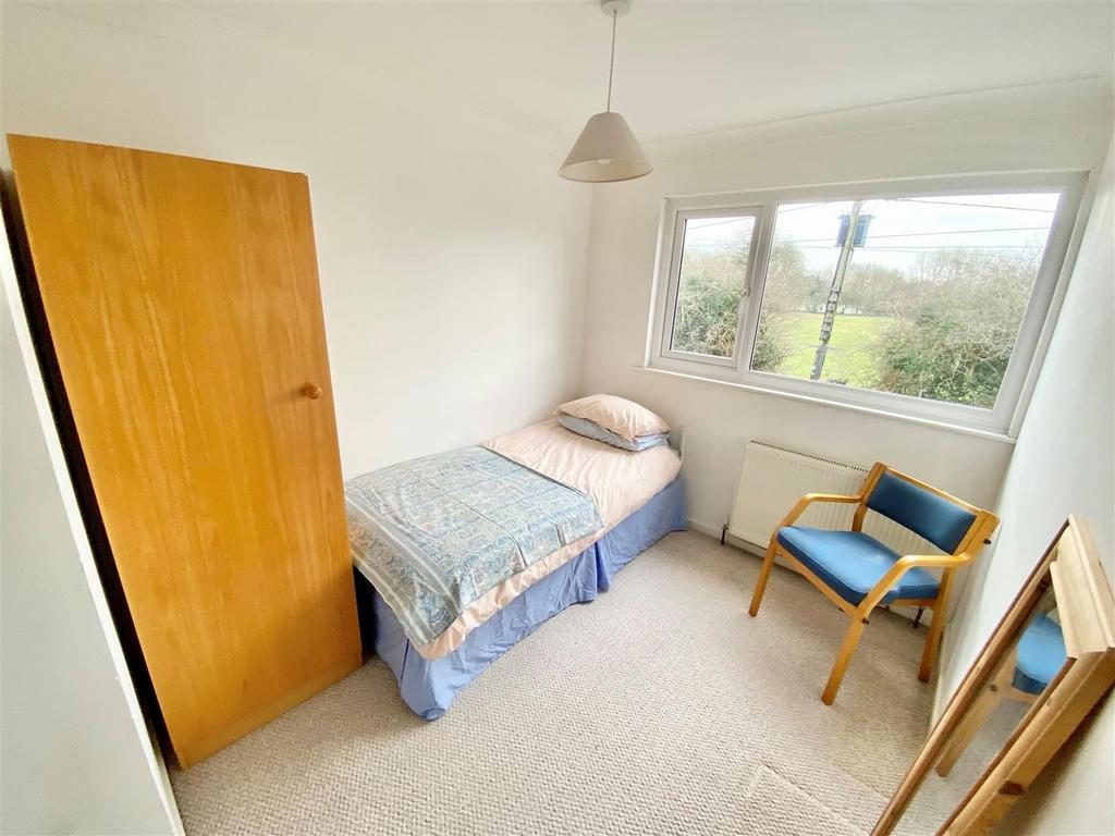 Bed4 7.jpg