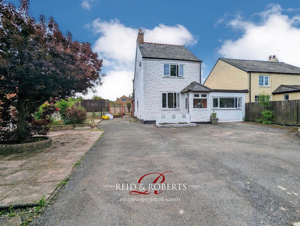 Mancot Lane, Mancot 2 bed detached house for sale £220,000
