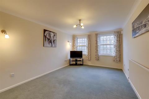 1 bedroom flat for sale, Ambrose Place, Worthing BN11