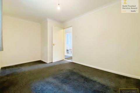 2 bedroom apartment for sale, Blackthorn Court, Basildon