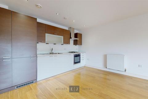 2 bedroom apartment for sale, High Road, Woodford Green IG8