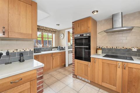 4 bedroom semi-detached house for sale, The Street, Lawshall