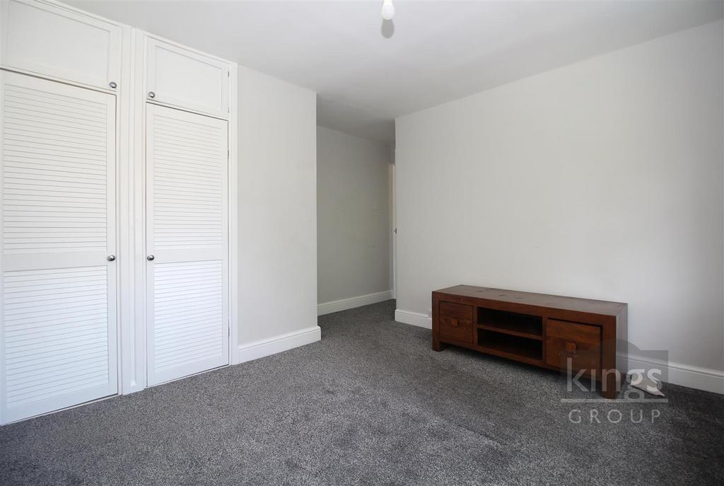 Bedroom 1.jpg