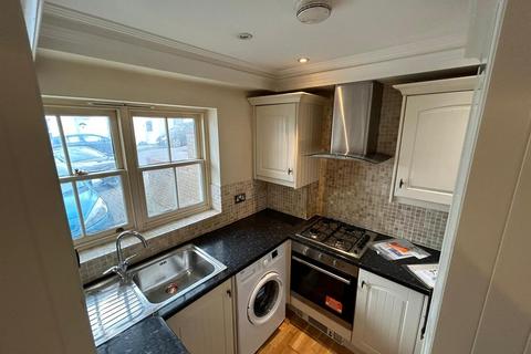 3 bedroom house to rent, Trinity Place, Ramsgate