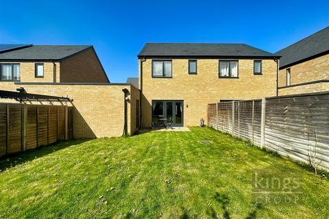 3 bedroom semi-detached house for sale, Bullfinch Road, Newhall, Harlow