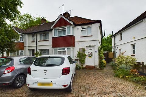 421 Chipstead Valley Road, Coulsdon, CR5 3BW