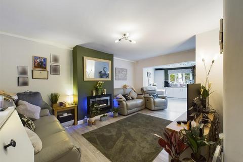 421 Chipstead Valley Road, Coulsdon, CR5 3BW