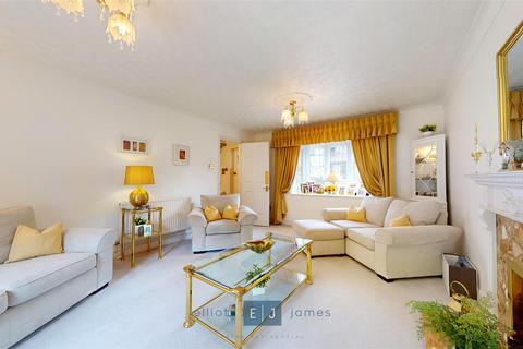 5 bedroom detached house for sale, The Lindens, Loughton IG10