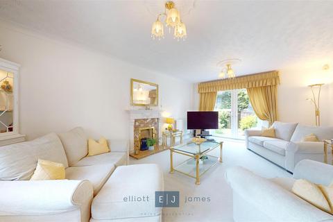 5 bedroom detached house for sale, The Lindens, Loughton IG10