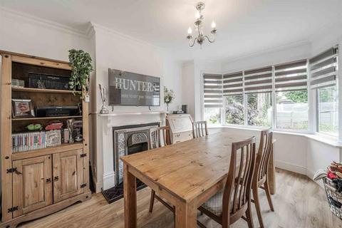 50 Wolverhampton Road, Kingswinford, DY6 7JB