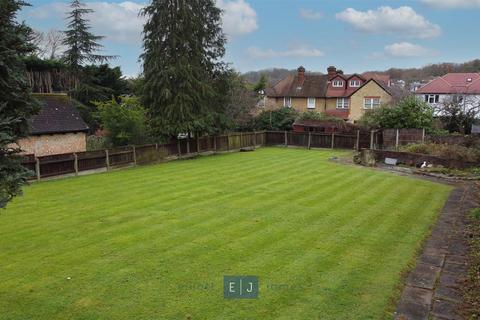 4 bedroom detached house for sale, Eleven Acre Rise, Loughton IG10
