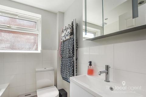 23 Hereford Close, Epsom, KT18 5DZ