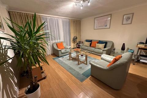 2 bedroom flat for sale, Embassy Lodge, Regents Park Road, N3