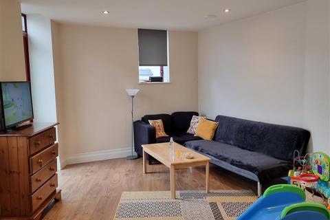 1 bedroom flat to rent, Oasis Court, Harrow, Greater London