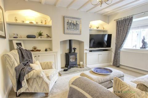 2 bedroom cottage for sale, High Street, Worksop S80