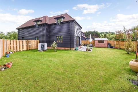 4 bedroom house for sale, 24 Newland Gardens, Amberley, Arundel