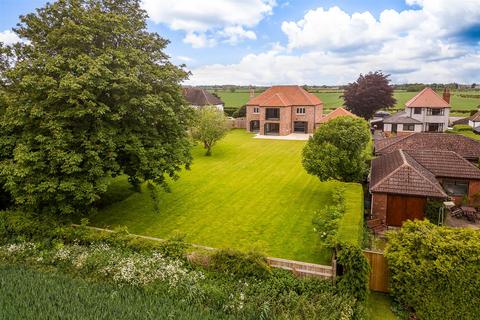 4 bedroom detached house for sale, Wragby Road East, North Greetwell, Lincoln