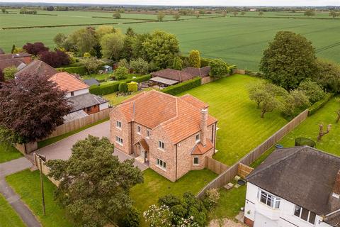 4 bedroom detached house for sale, Wragby Road East, North Greetwell, Lincoln