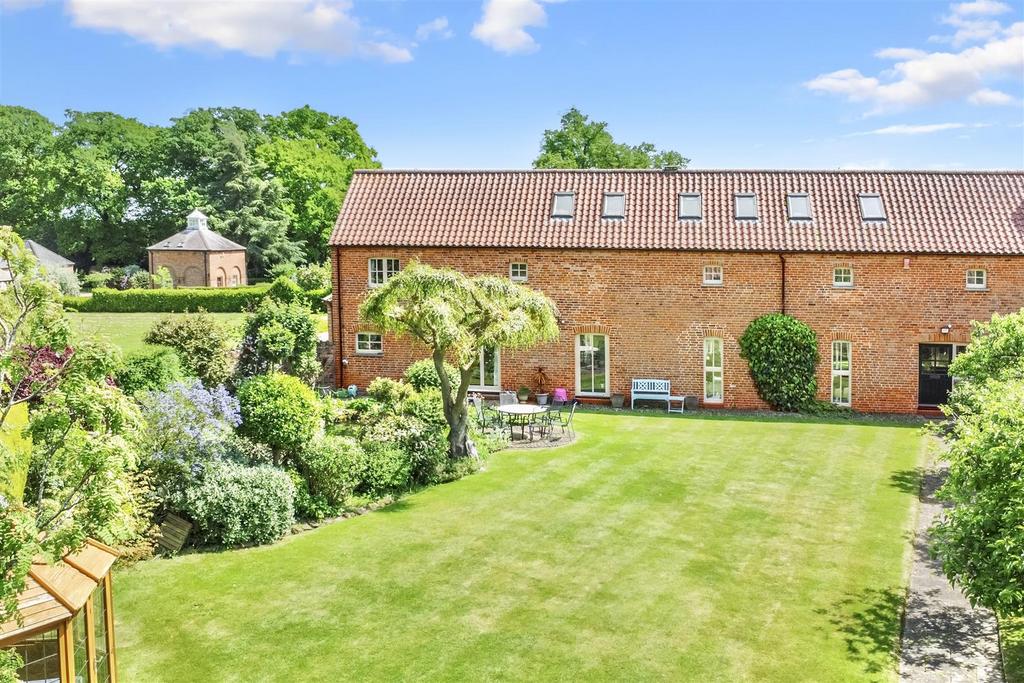 Syerston Hall Park, Newark 5 bed barn conversion - £700,000