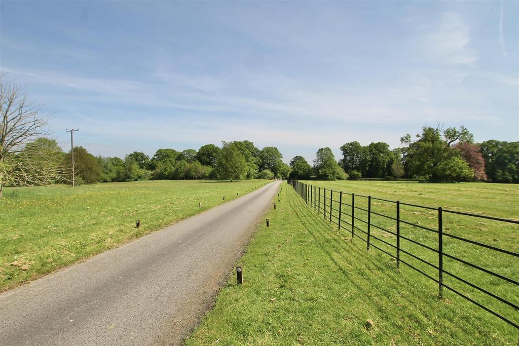 Syerston Hall Park, Newark 5 Bed Barn Conversion - £700,000