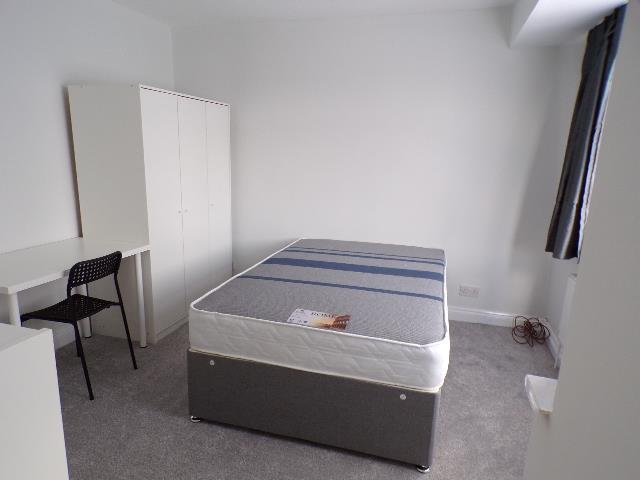 Bedroom (2).JPG