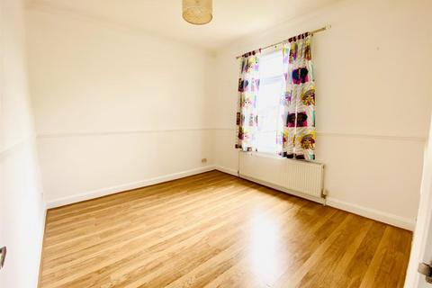 2 bedroom flat for sale, Westbury Road, Croydon