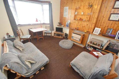 2 bedroom maisonette for sale, Floriston Court, Whitton Avenue West, Northolt, UB5 4JX
