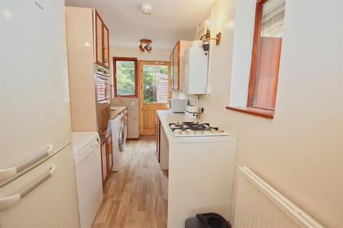 2 bedroom bungalow for sale, Kent Close, Borehamwood
