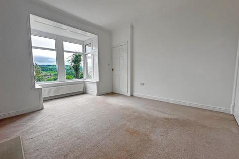24 Crosshills Mount, Greetland, Halifax, HX4 8HS