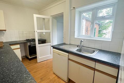 3 bedroom end of terrace house for sale, Tennyson Road, Penarth