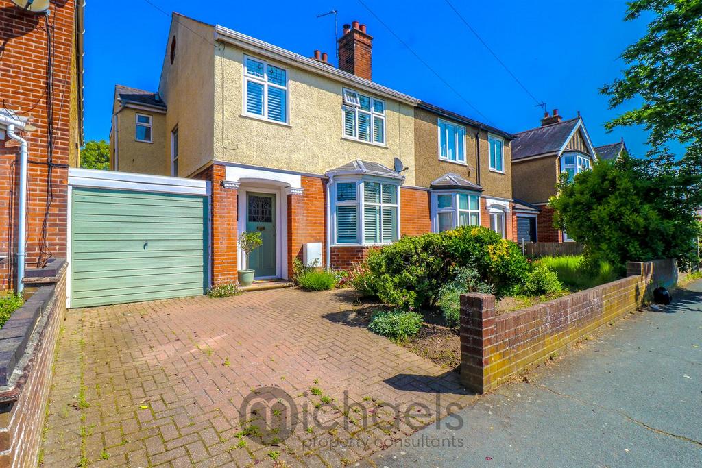 Drury Road, Colchester, CO2 7UU 4 bed semidetached house £1,950 pcm