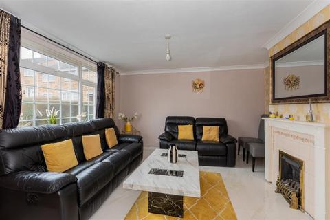 3 bedroom terraced house for sale, Pemberton Road, Slough